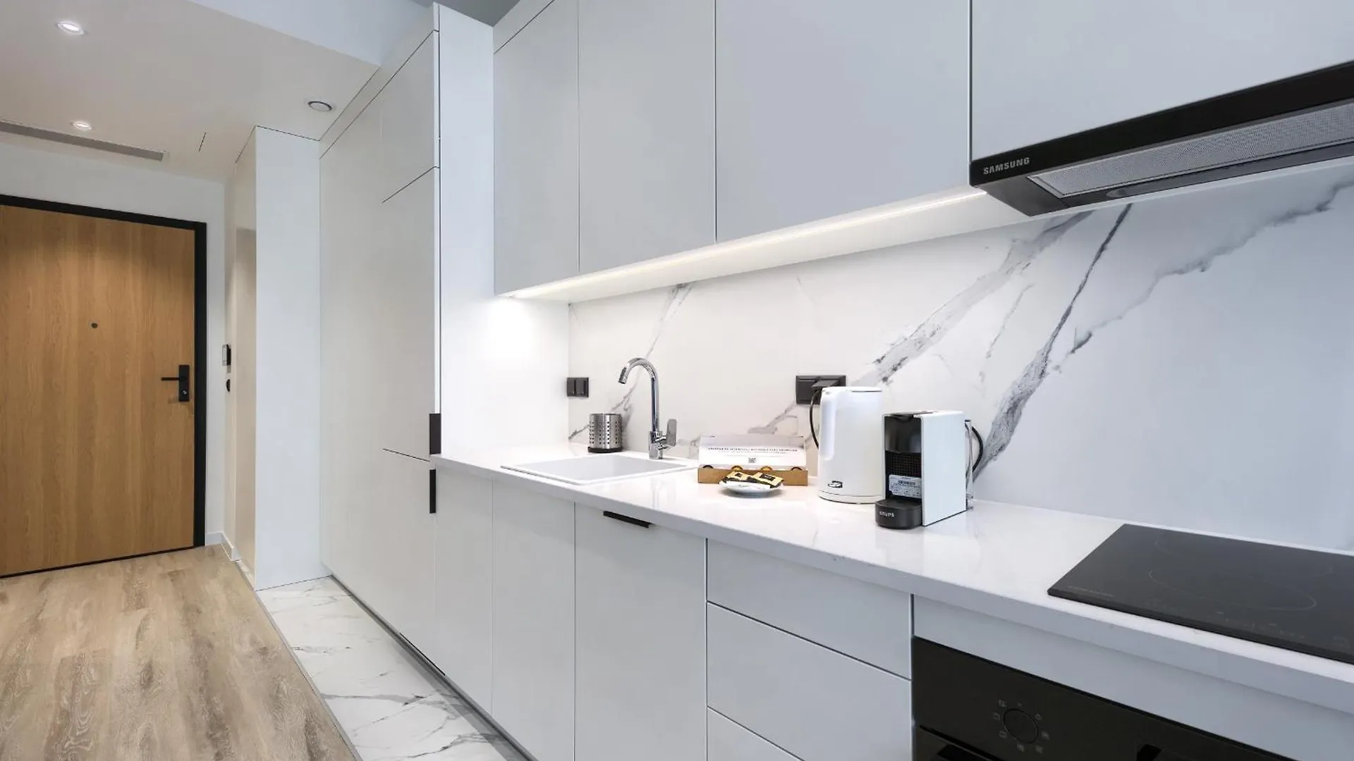 Towarowa Towers Apartment Warsaw