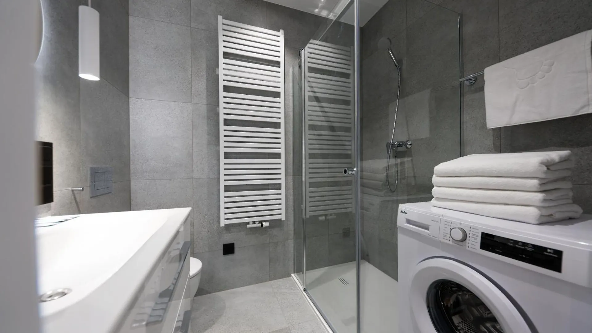 Towarowa Towers Apartment Warsaw