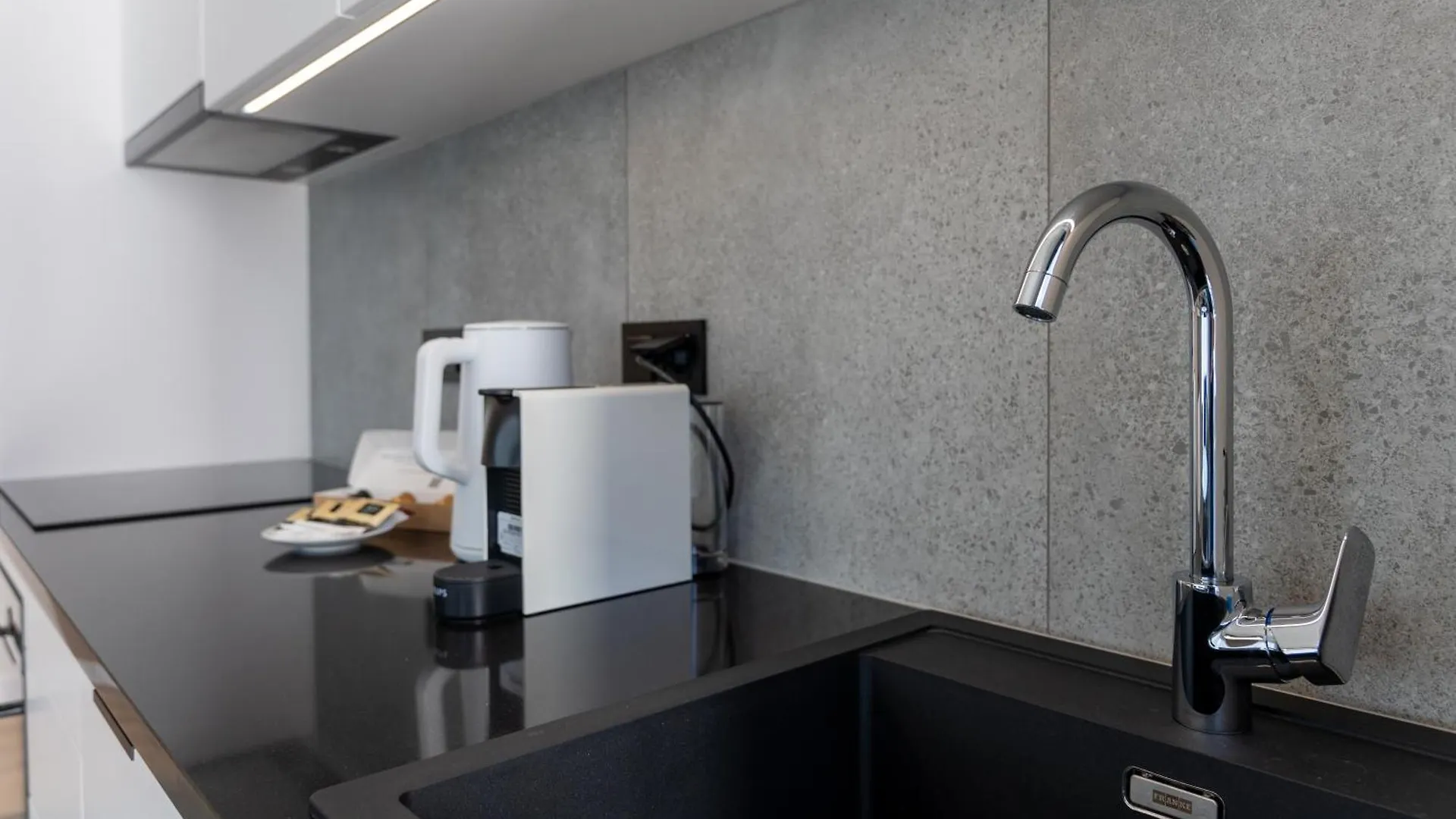 Towarowa Towers Apartment Warsaw